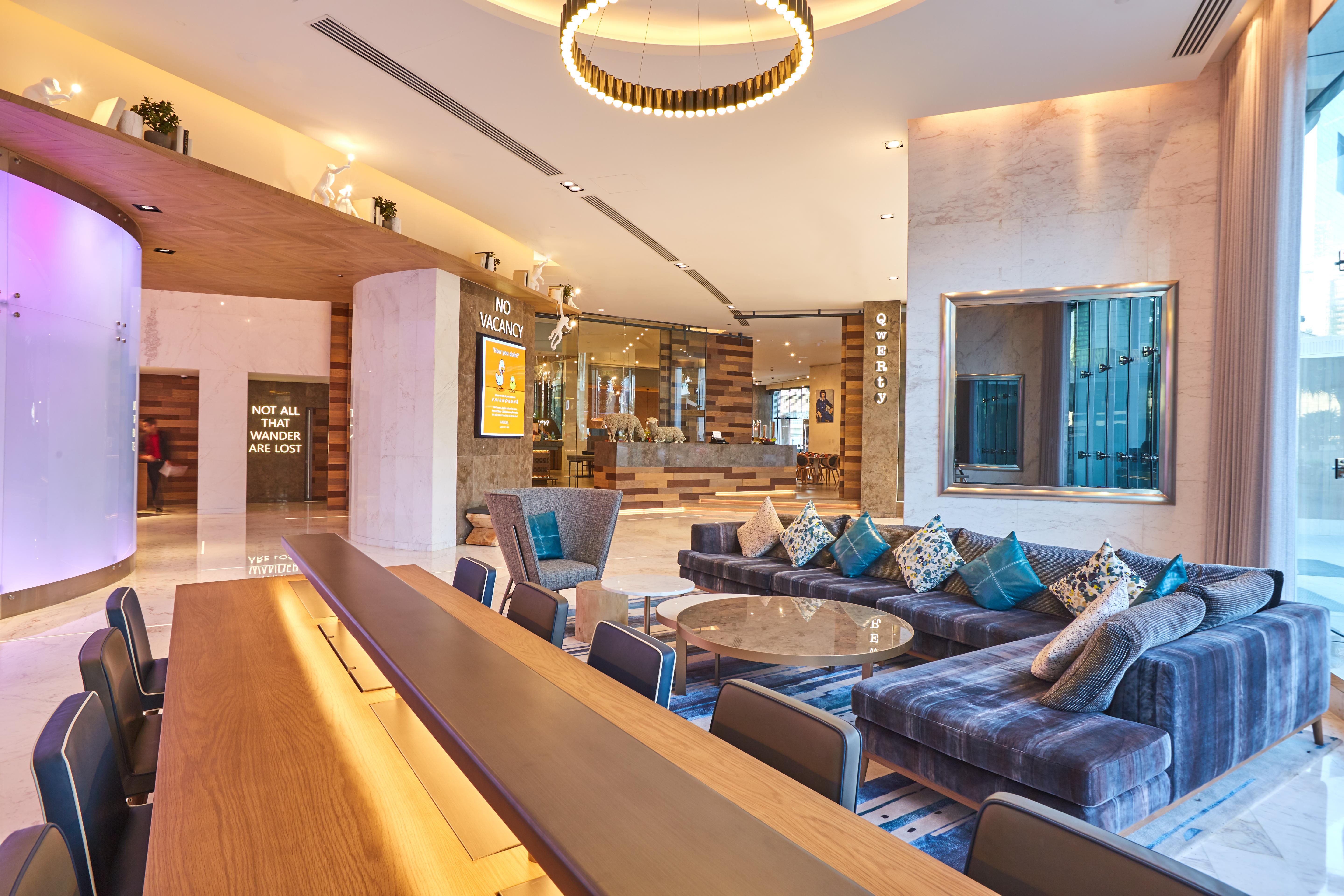 Media One Hotel Дубай Екстериор снимка