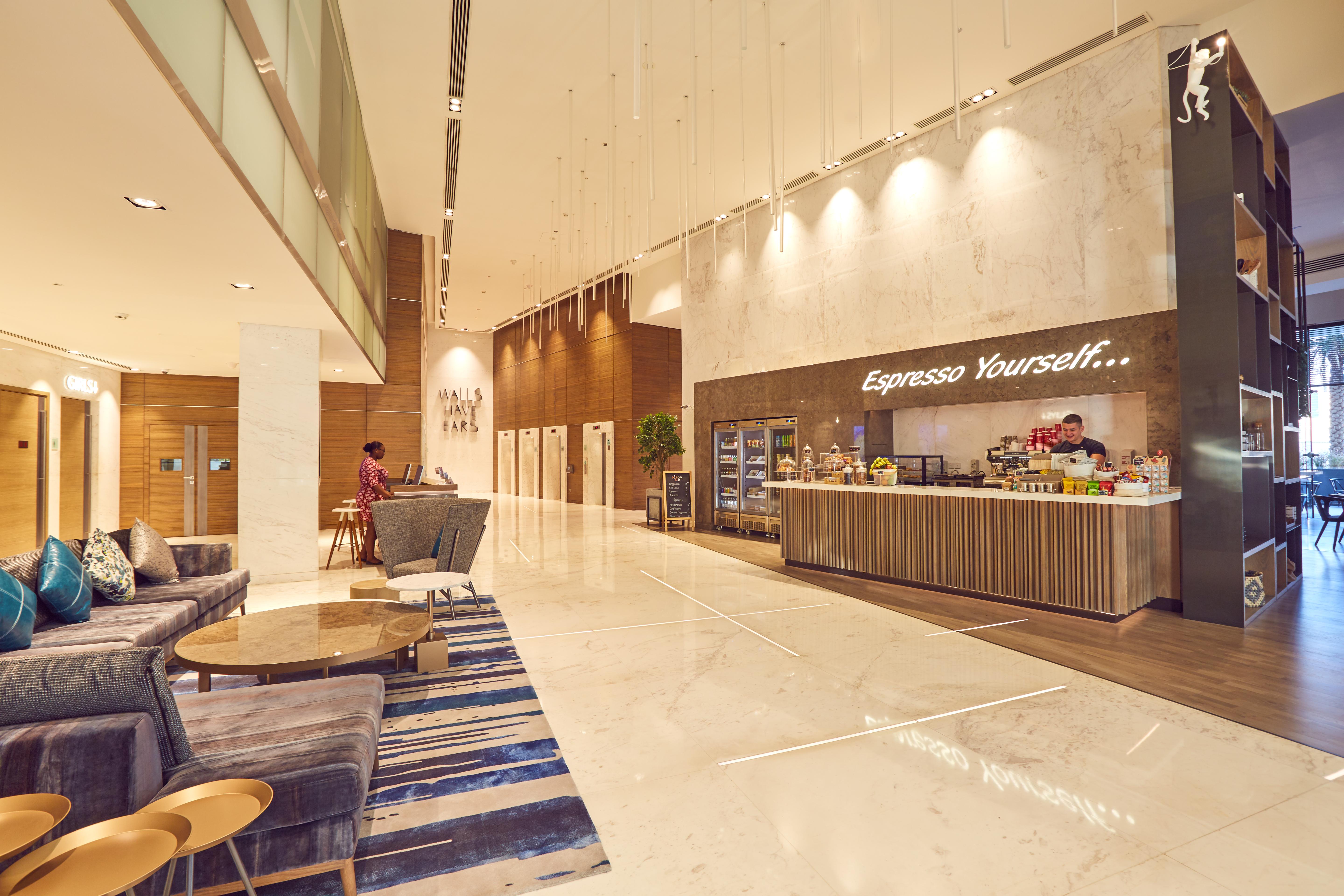 Media One Hotel Дубай Екстериор снимка