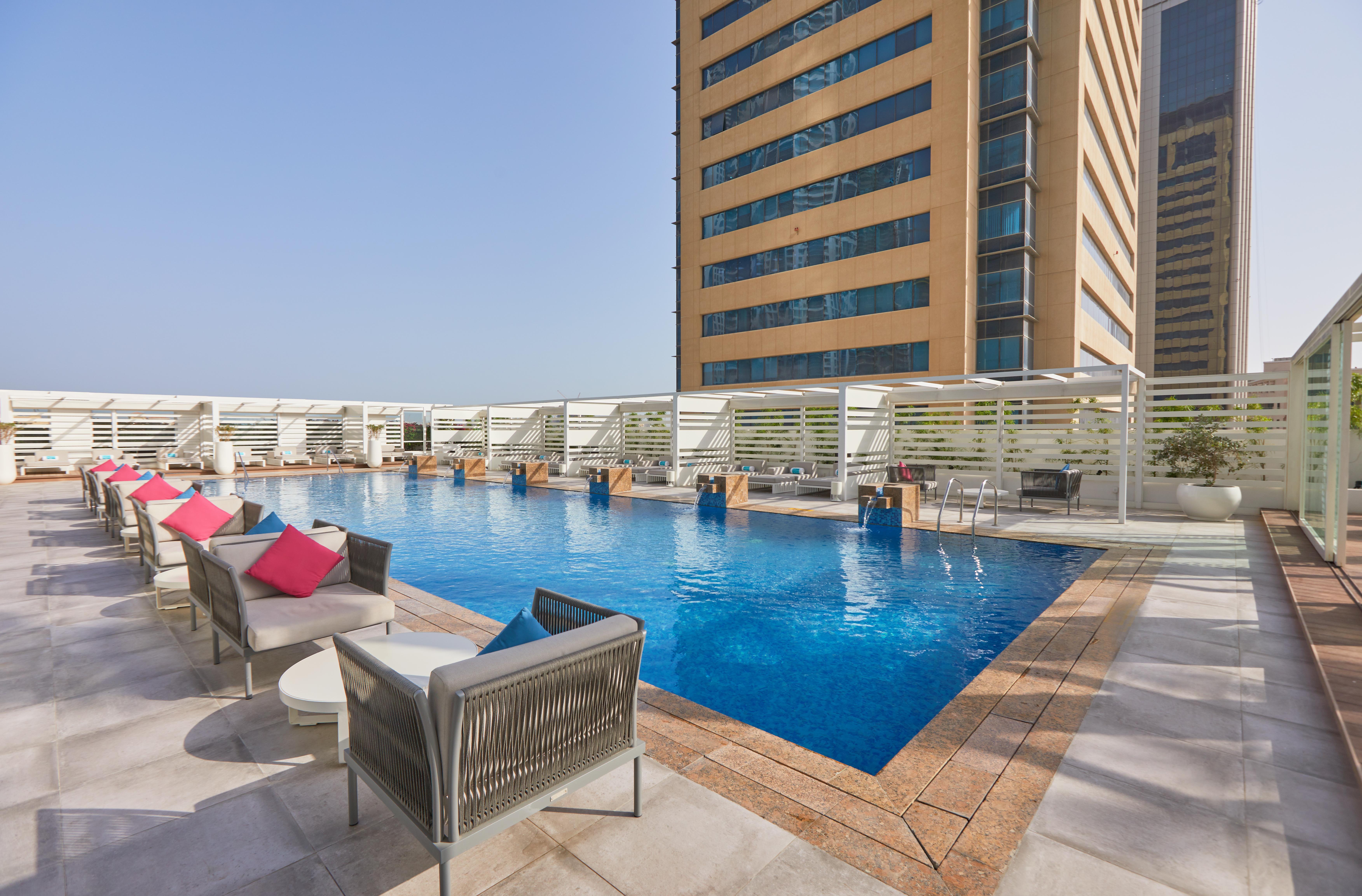Media One Hotel Дубай Екстериор снимка