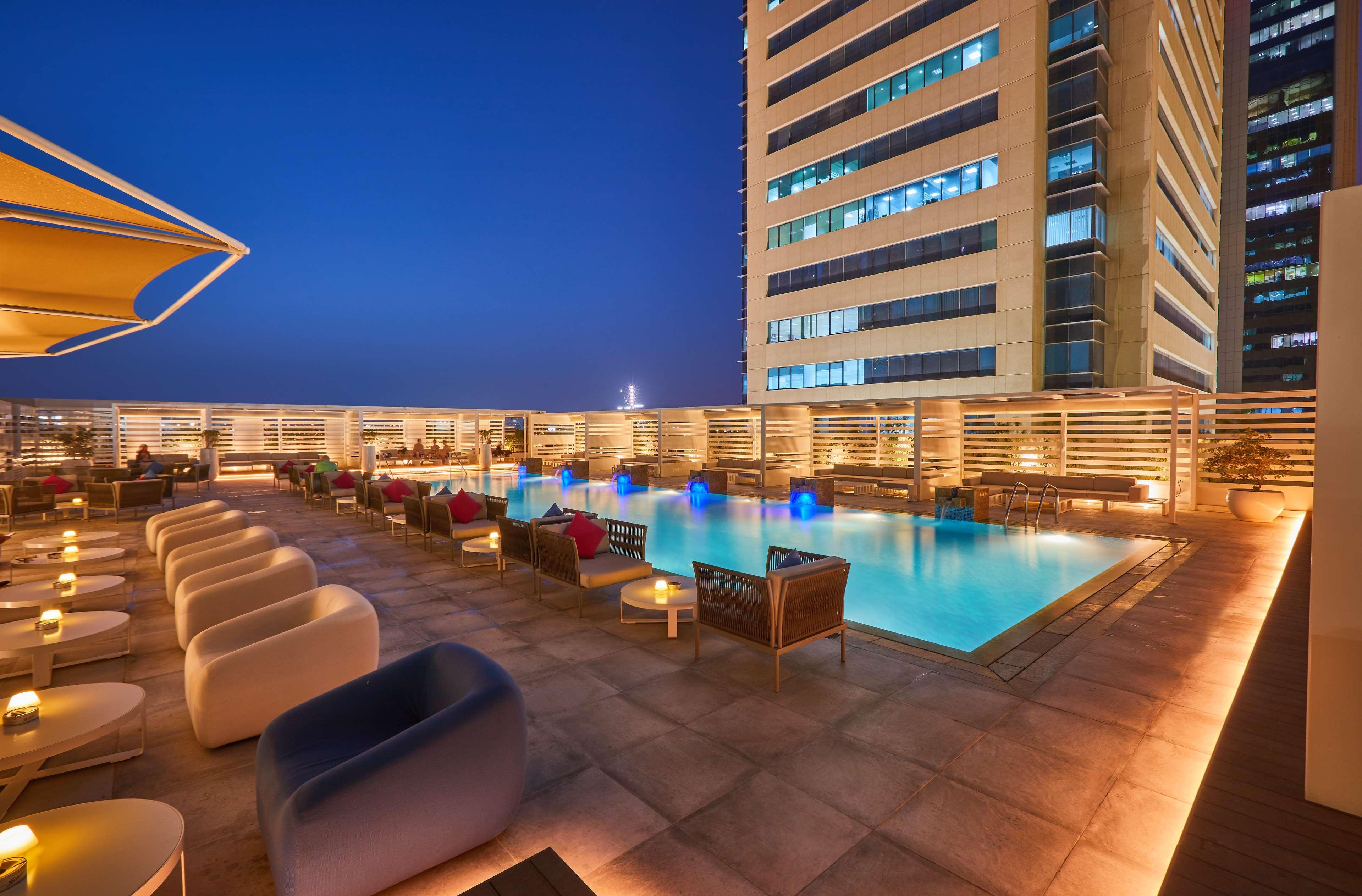 Media One Hotel Дубай Екстериор снимка