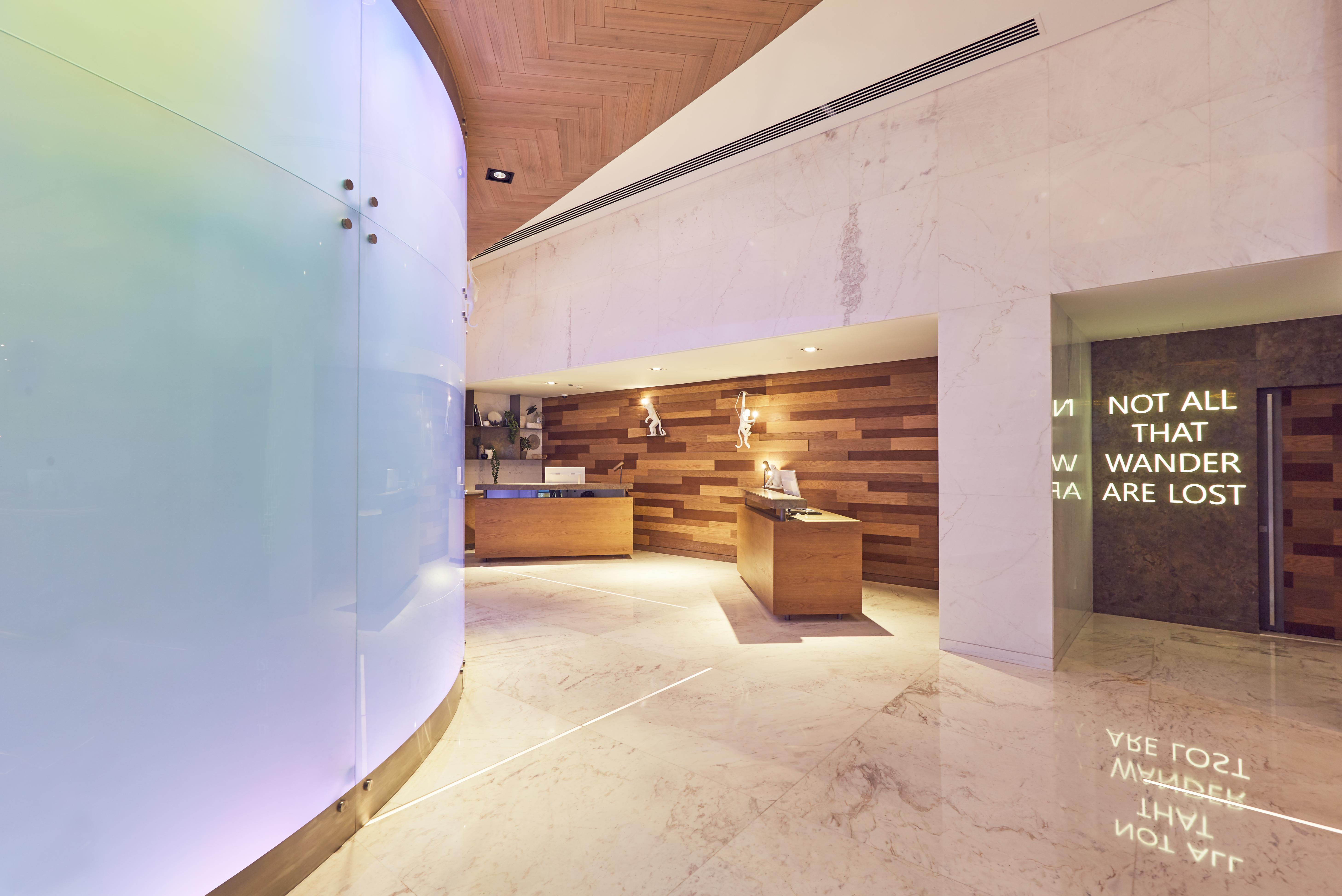 Media One Hotel Дубай Екстериор снимка